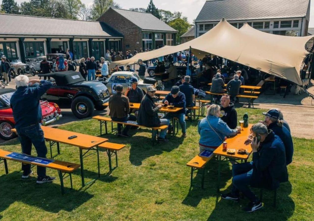 Duclos At Bicester Heritage Екстер'єр фото